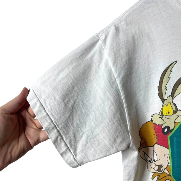 Six Flags Vintage Looney Tunes 96 Graphic T-Shirt Short Sleeve Crew Neck S/M - Picture 9 of 16